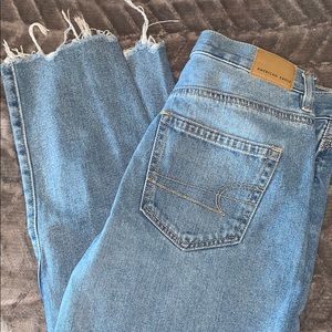 american eagle mom jeans